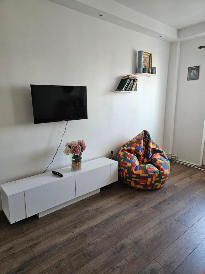 Apartament Near The Park Two Rooms Bükreş Dış mekan fotoğraf
